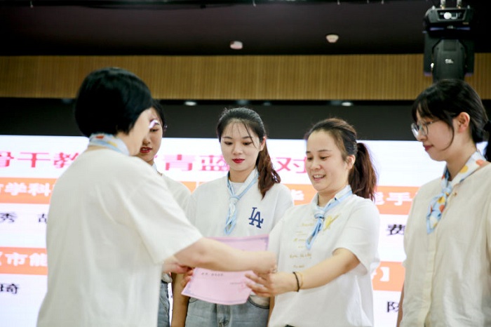 https://lysy.wxlxjy.com/contents/sitefiles2051/10255363/images/28241366.jpg
